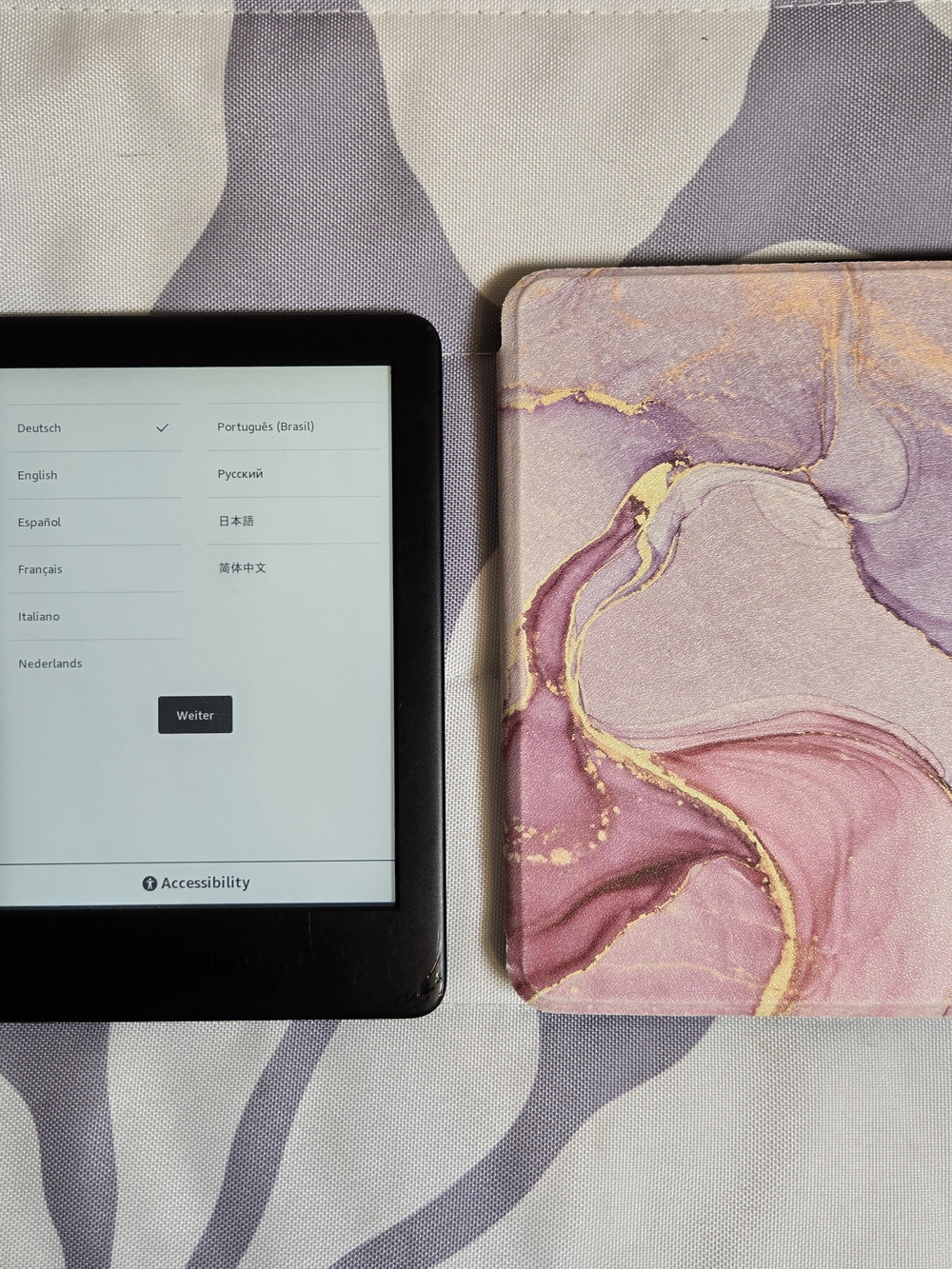 2022 Kindle E Reader With Pink Purple Case EUC
